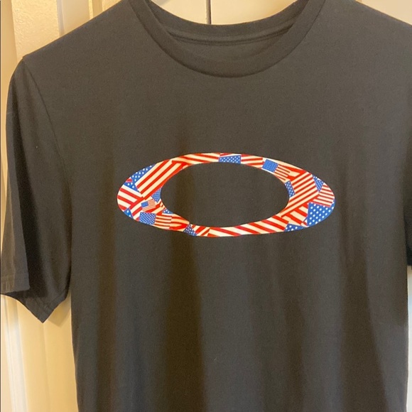 Oakley Men's Black Tee with Flag Logo - Picture 3 of 4